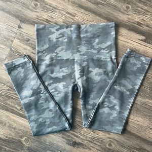 Spanx Look at Me Now Leggings